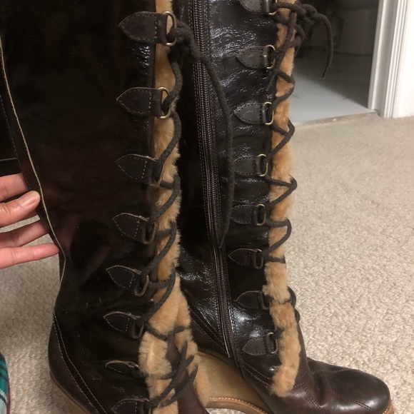 Boots - Picture 3 of 6